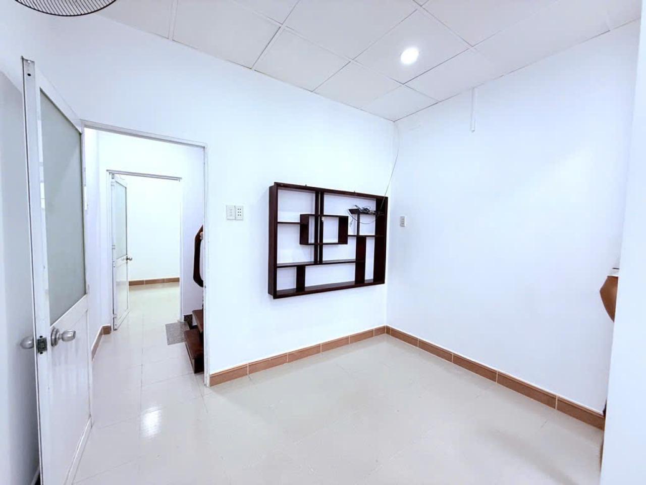 Nhà 2 tầng sàn 40m2, Vuông – Nguyễn Văn Khối QV - Ảnh 3